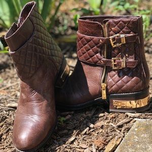 Vince Camuto Brown Leather Ankle Boot 10/40